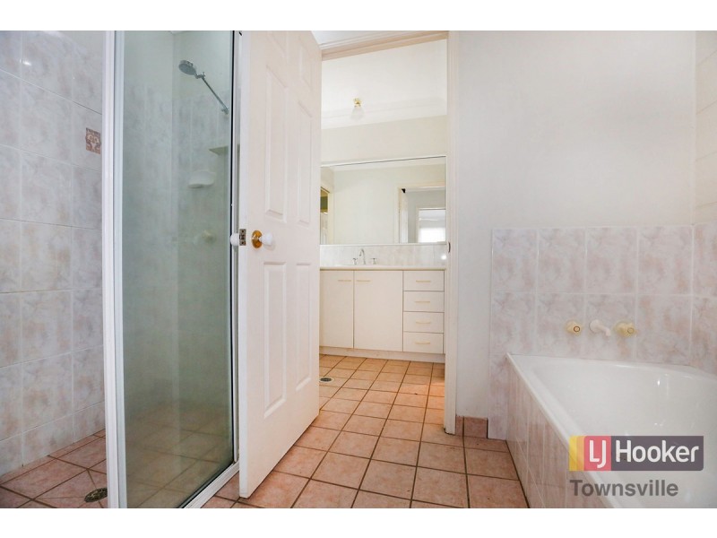 37 Barnett Street, Mount Louisa QLD 4814