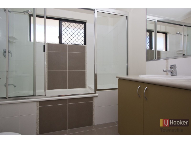 20 Ellsworth Drive, Mount Louisa QLD 4814