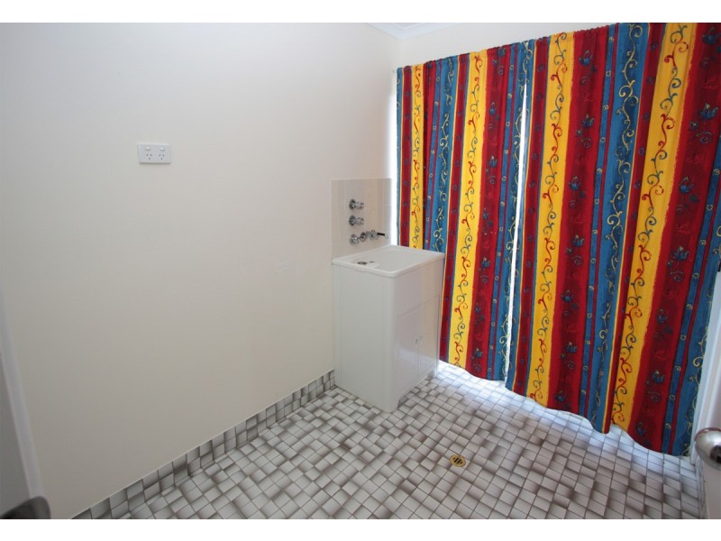 25 Geoffrey Court, Rasmussen QLD 4815