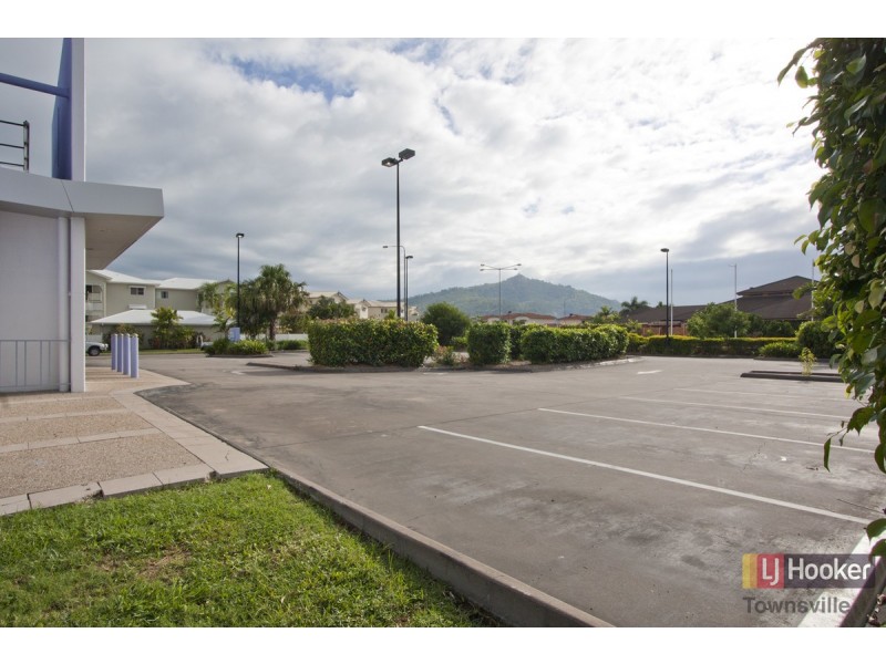 25-29 Martinez Avenue, West End QLD 4810