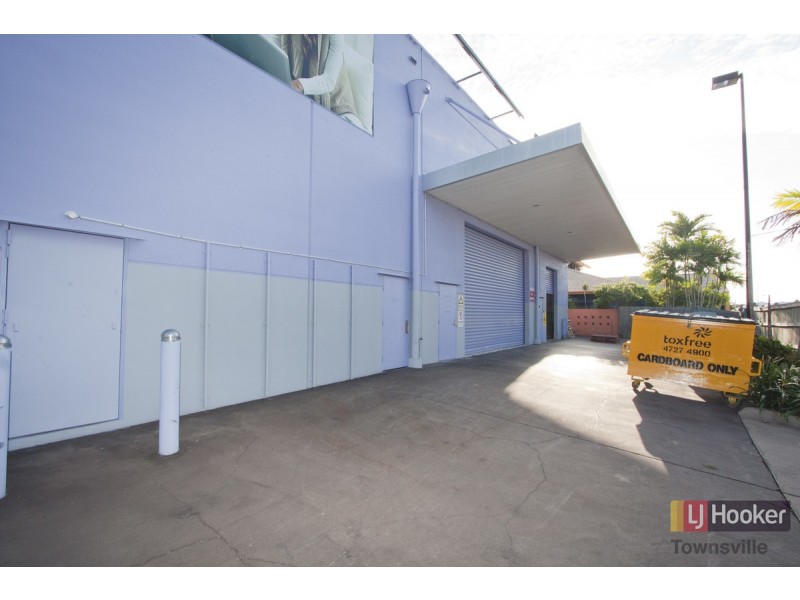 25-29 Martinez Avenue, West End QLD 4810