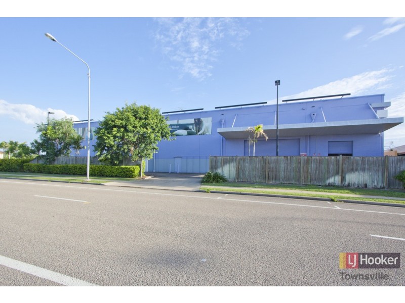 25-29 Martinez Avenue, West End QLD 4810
