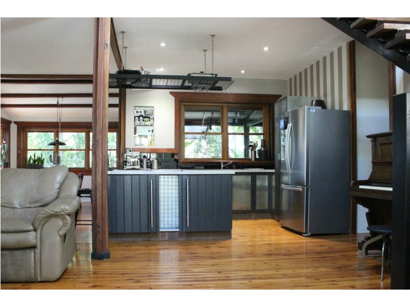 6 Mostyn Crescent, Bushland Beach QLD 4818