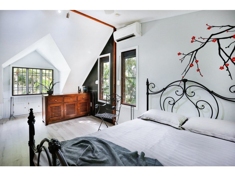 6 Mostyn Crescent, Bushland Beach QLD 4818