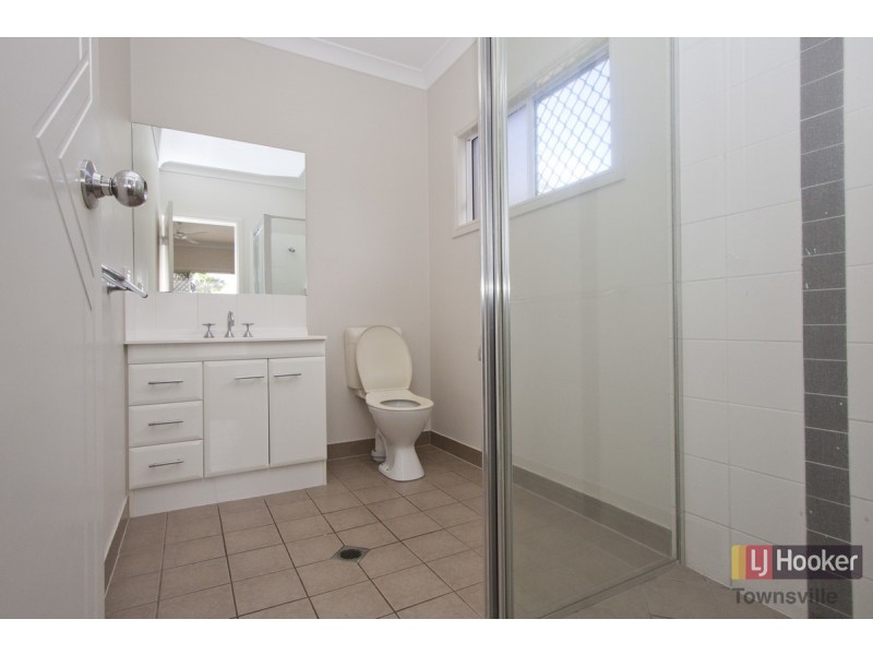 58 Minaret Way, Mount Louisa QLD 4814