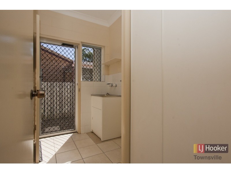 10 Lornsleigh Street, Mount Louisa QLD 4814