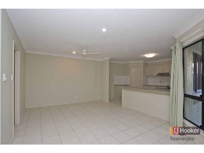 6 Dungurra Place, Bushland Beach QLD 4818