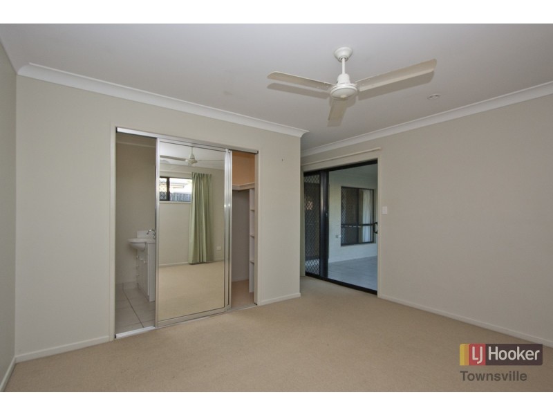 6 Dungurra Place, Bushland Beach QLD 4818