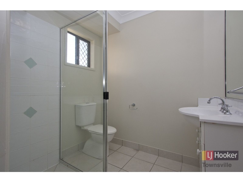 6 Dungurra Place, Bushland Beach QLD 4818