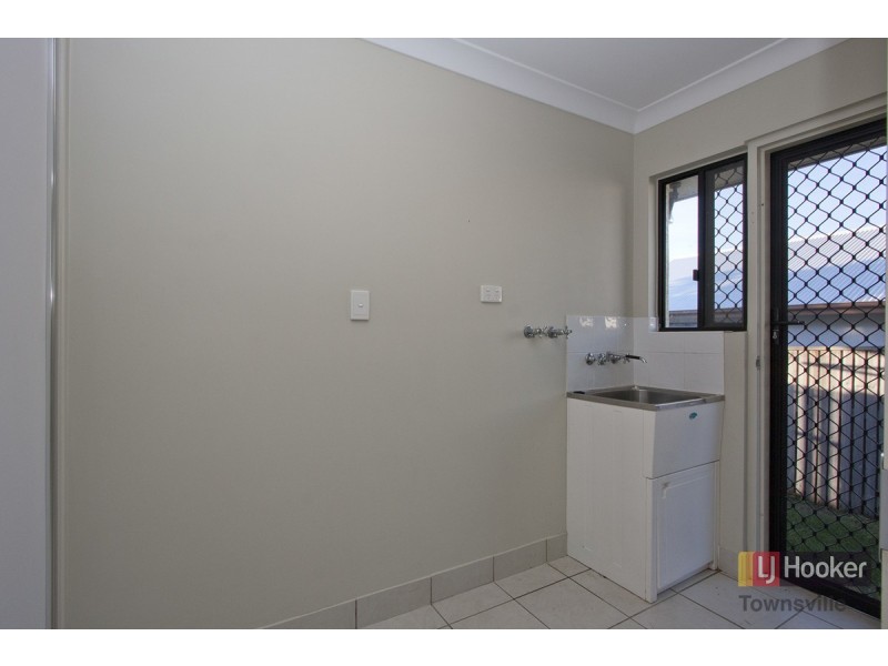 6 Dungurra Place, Bushland Beach QLD 4818