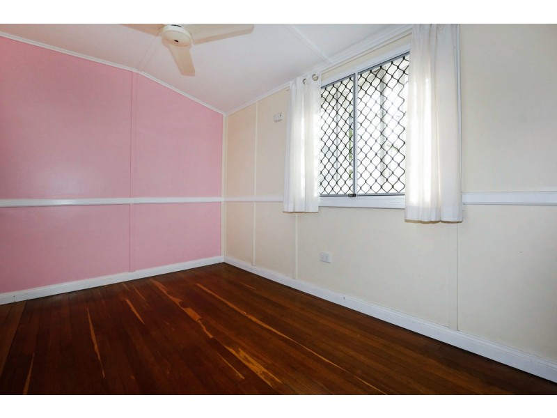 33 Nix Street, West End QLD 4810