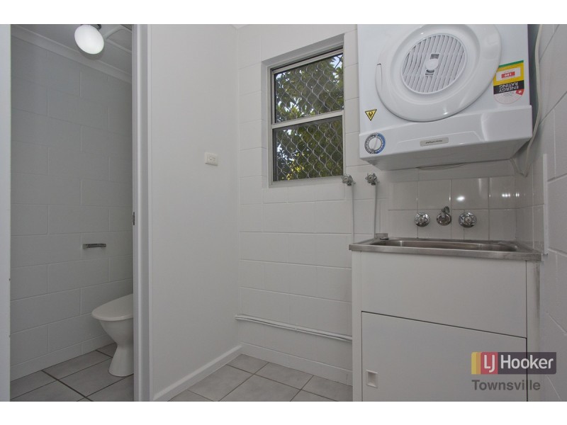 2/61 Camp Street, Mundingburra QLD 4812