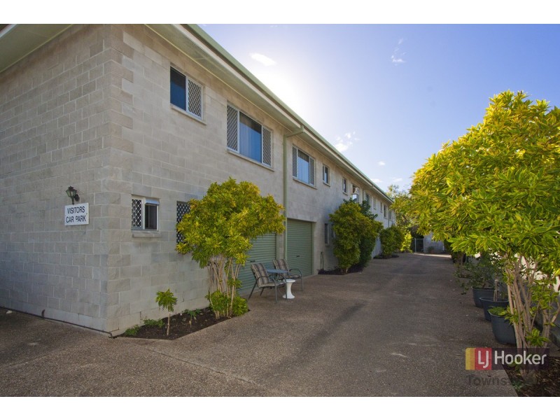 2/61 Camp Street, Mundingburra QLD 4812