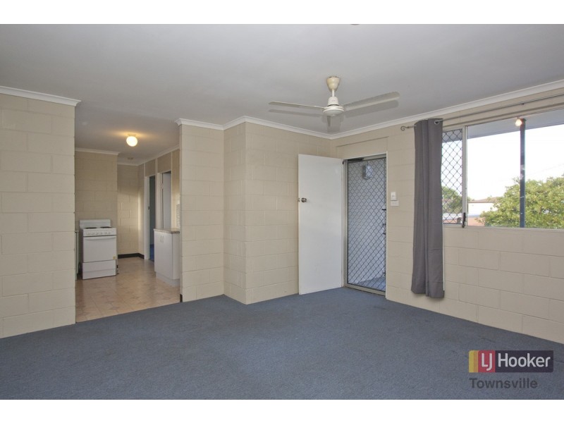 1/20 Carmody Street, Hermit Park QLD 4812