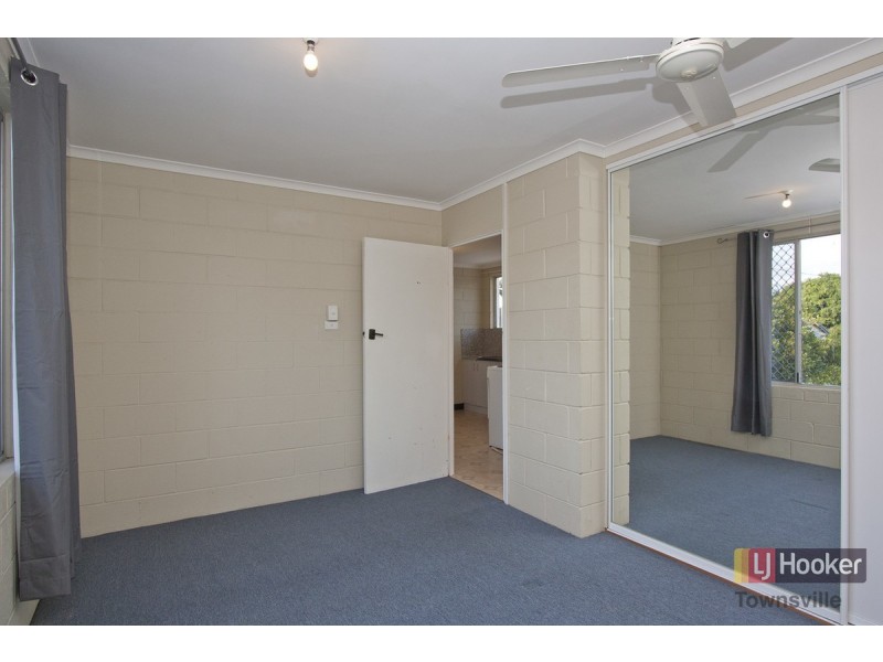 1/20 Carmody Street, Hermit Park QLD 4812