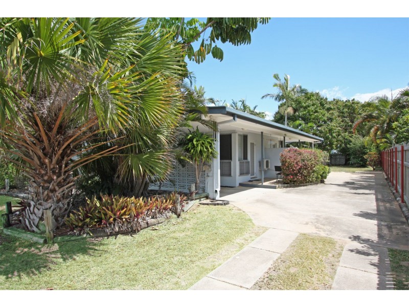 2/4 Buck Street, Mysterton QLD 4812