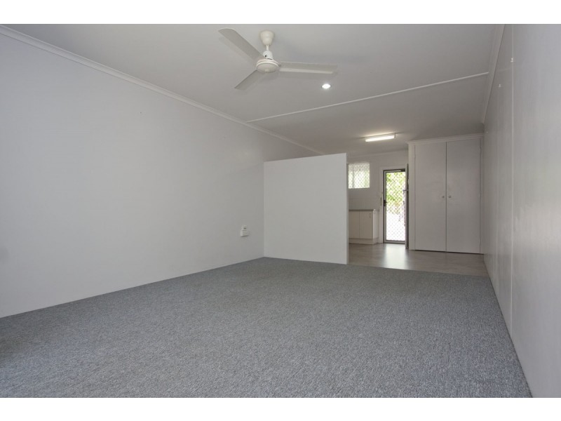 2/4 Buck Street, Mysterton QLD 4812