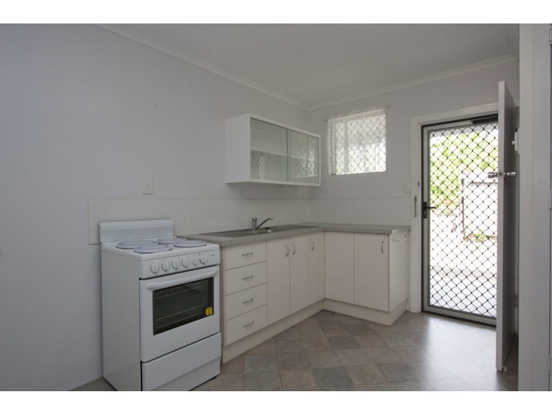 2/4 Buck Street, Mysterton QLD 4812