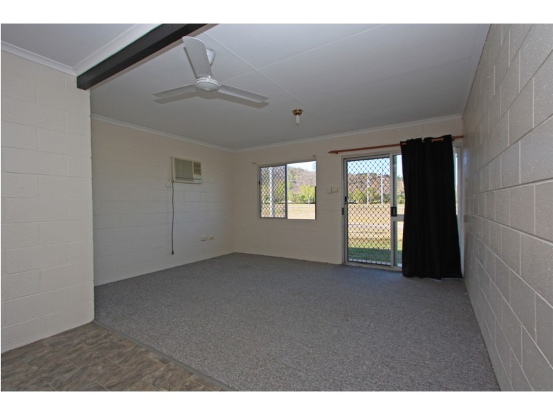 1/2 Farrell Street, Kirwan QLD 4817