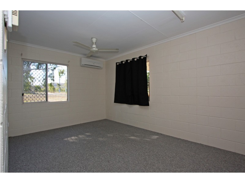 1/2 Farrell Street, Kirwan QLD 4817