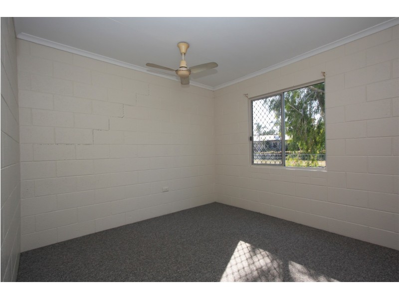 1/2 Farrell Street, Kirwan QLD 4817