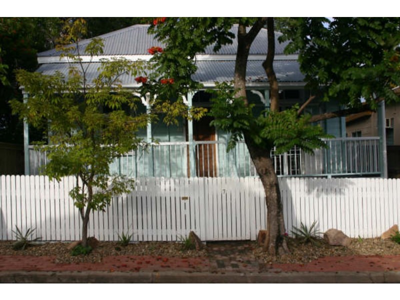 7 Maryvale Street, West End QLD 4810