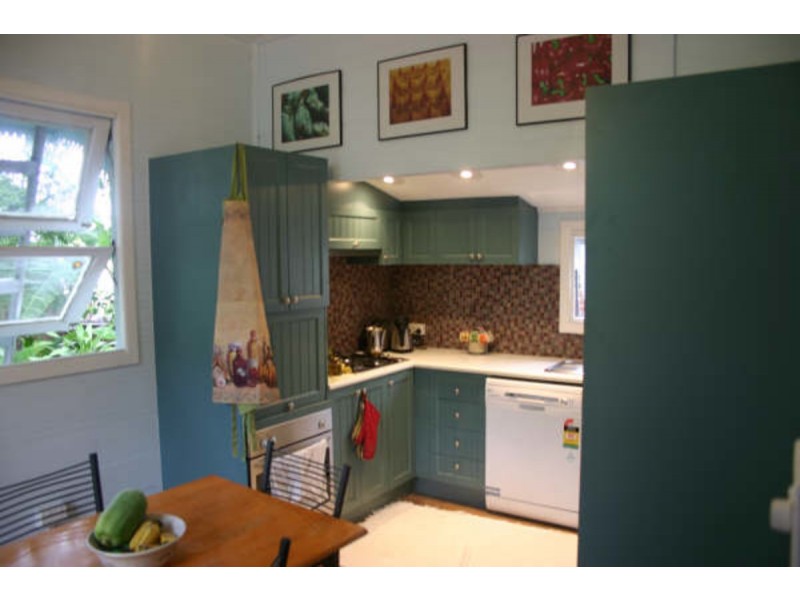 7 Maryvale Street, West End QLD 4810