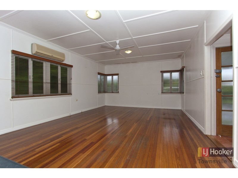 17 Ryan Street, North Ward QLD 4810