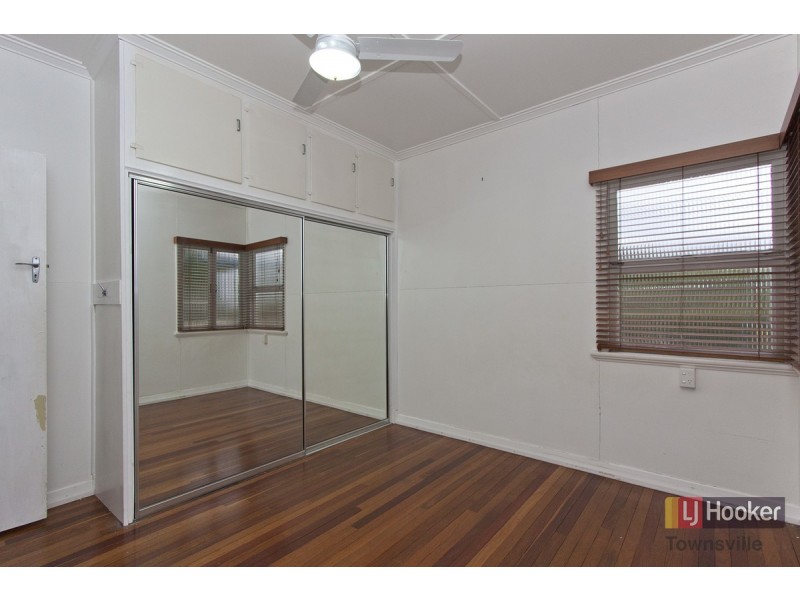 17 Ryan Street, North Ward QLD 4810