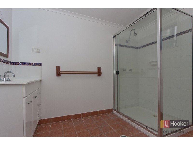 17 Ryan Street, North Ward QLD 4810