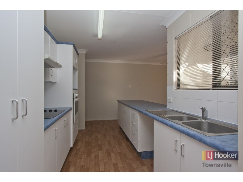 237 Pinnacle Drive, Rasmussen QLD 4815