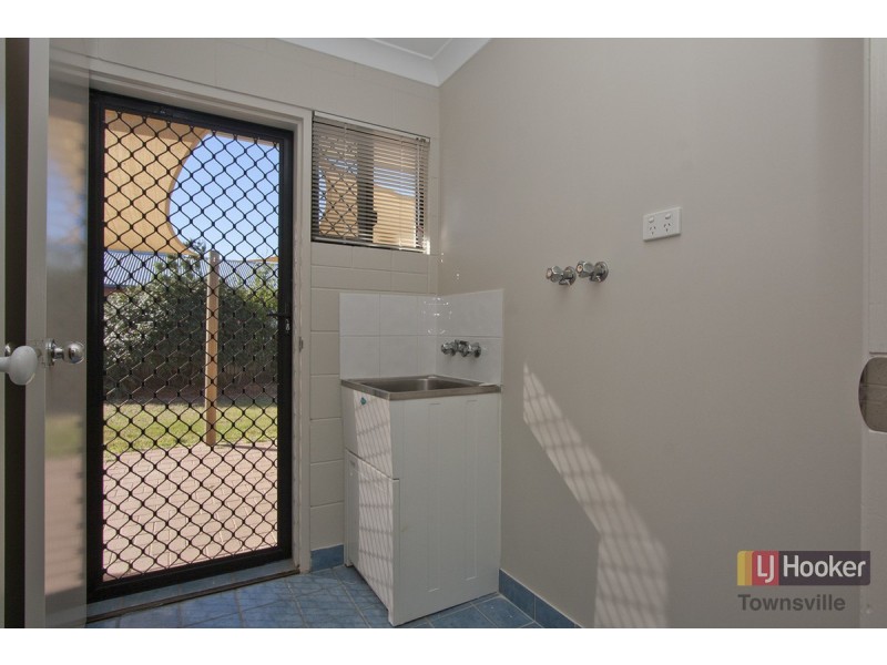 237 Pinnacle Drive, Rasmussen QLD 4815