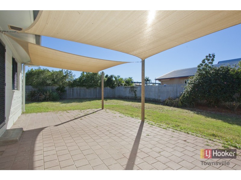 237 Pinnacle Drive, Rasmussen QLD 4815
