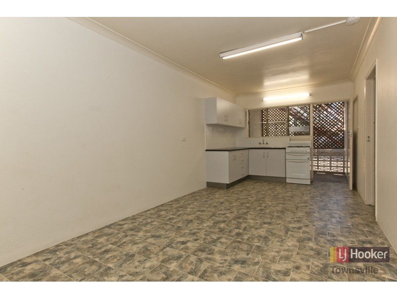 3/15 Carr Street, Hermit Park QLD 4812