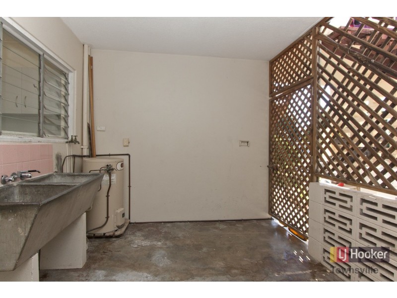 3/15 Carr Street, Hermit Park QLD 4812