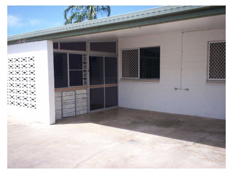 2/3 Ash Street, Kirwan QLD 4817