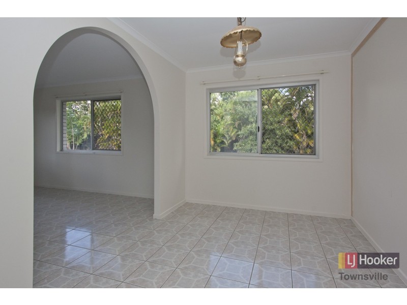 13 Carbine Court, Kelso QLD 4815