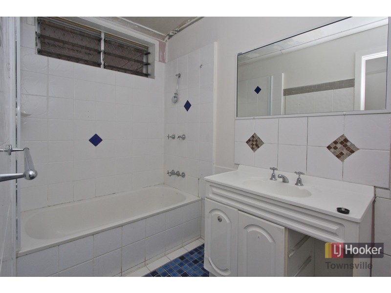 13 Carbine Court, Kelso QLD 4815