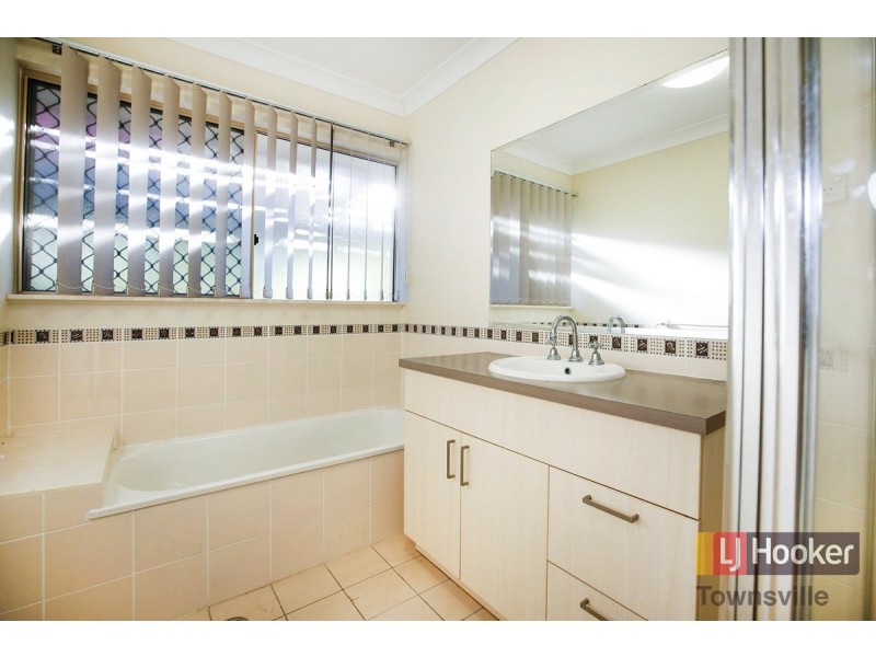 4 Cowboy Court, Kelso QLD 4815