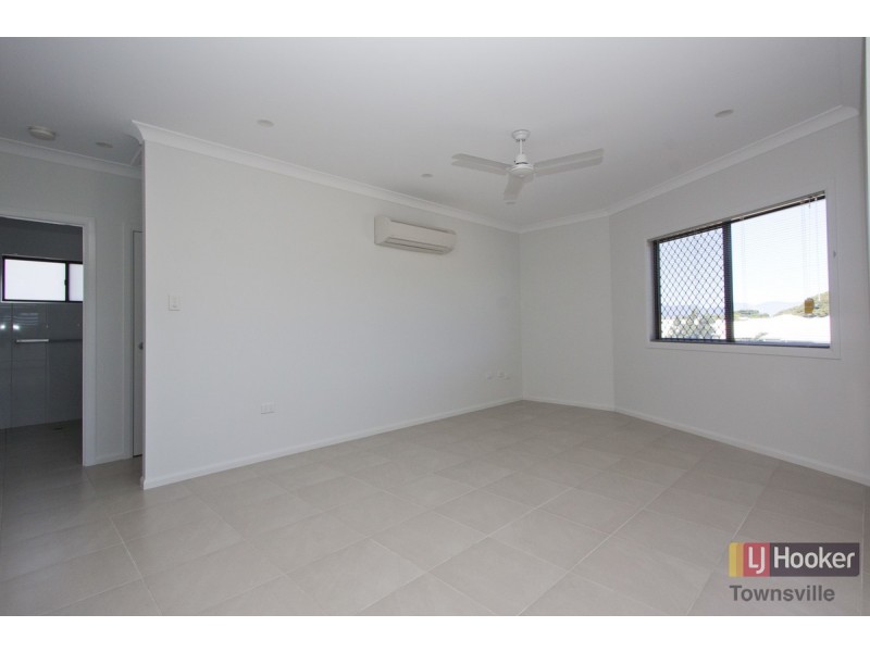 2/75 Riveredge Boulevard, Oonoonba QLD 4811
