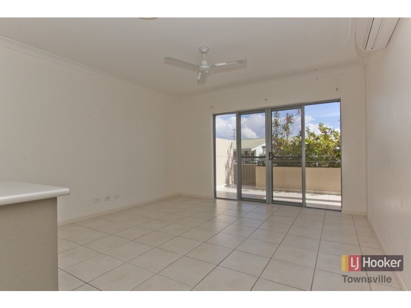 2/13 Albert Street, Cranbrook QLD 4814