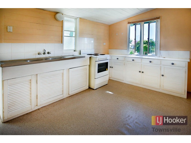 13 Goldring Street, Hermit Park QLD 4812