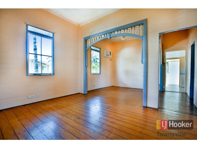 13 Goldring Street, Hermit Park QLD 4812