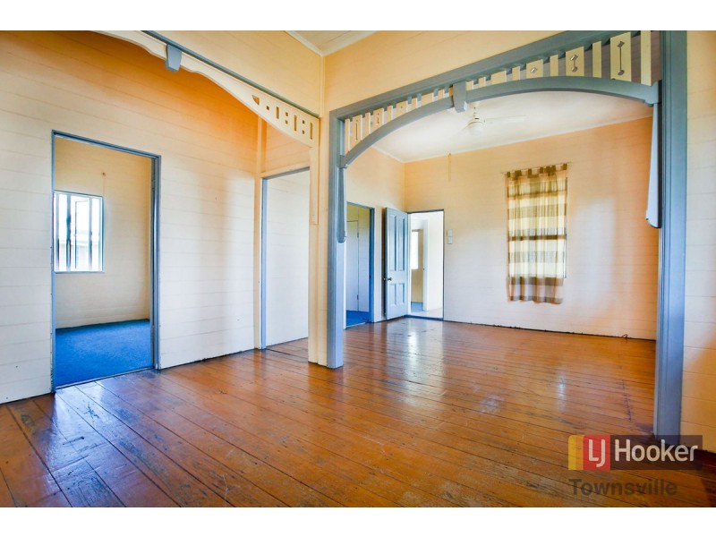 13 Goldring Street, Hermit Park QLD 4812