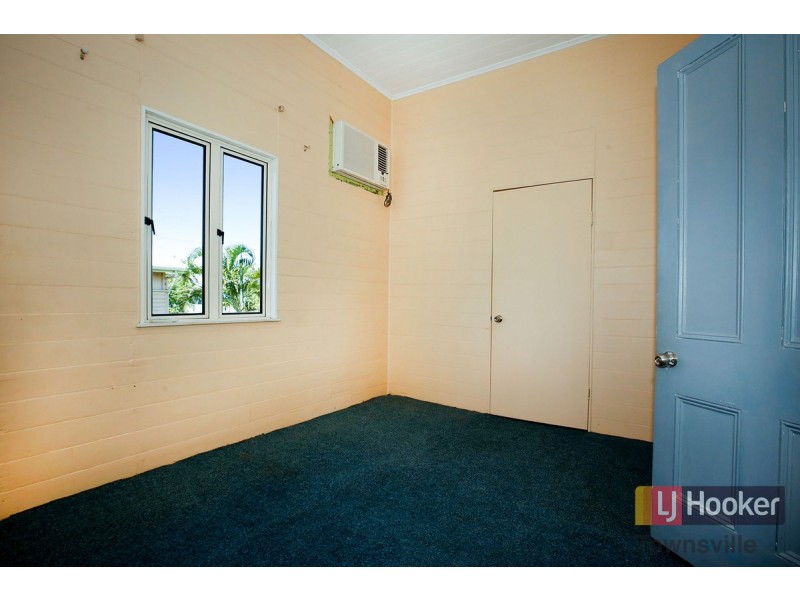 13 Goldring Street, Hermit Park QLD 4812