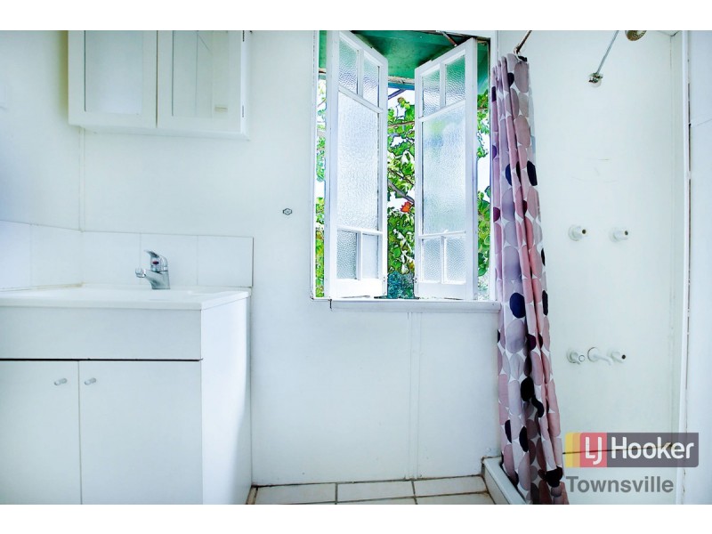 13 Goldring Street, Hermit Park QLD 4812