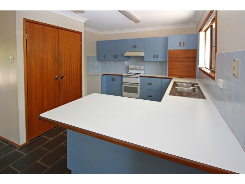 6 Fuchsia Court, Bushland Beach QLD 4818