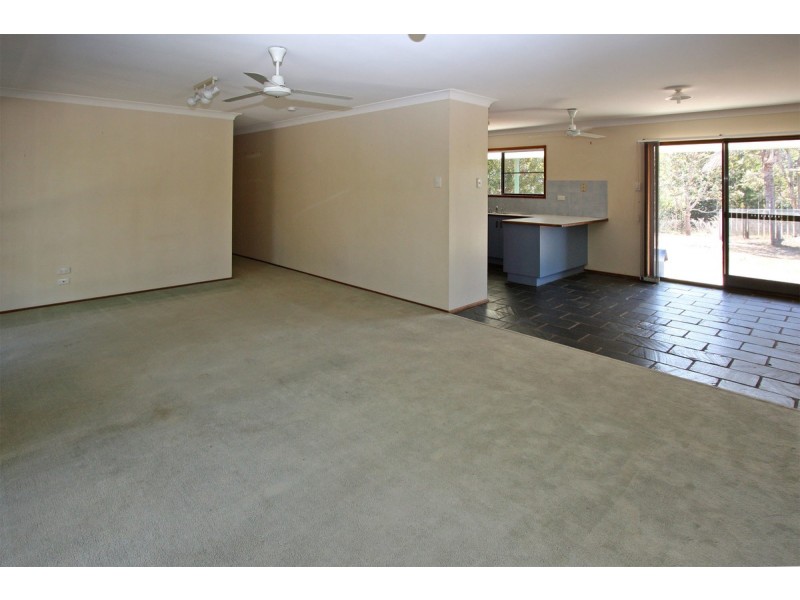 6 Fuchsia Court, Bushland Beach QLD 4818