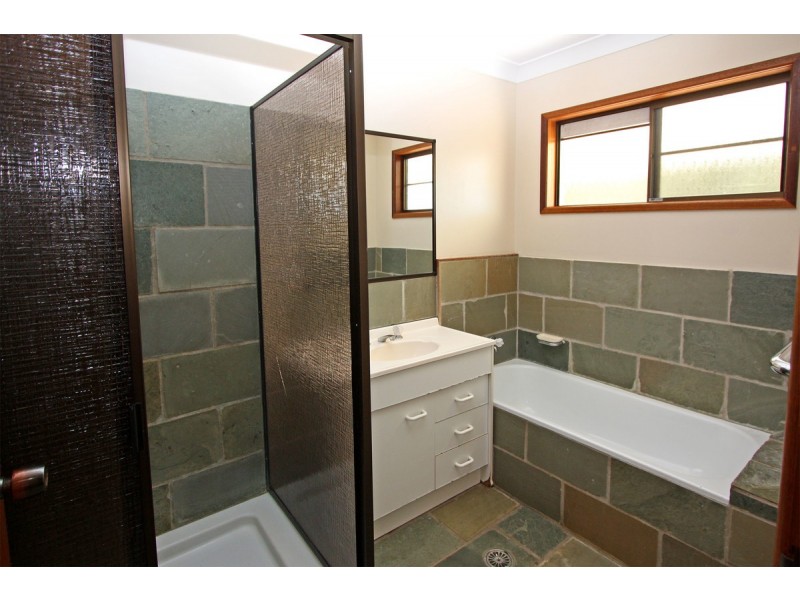 6 Fuchsia Court, Bushland Beach QLD 4818