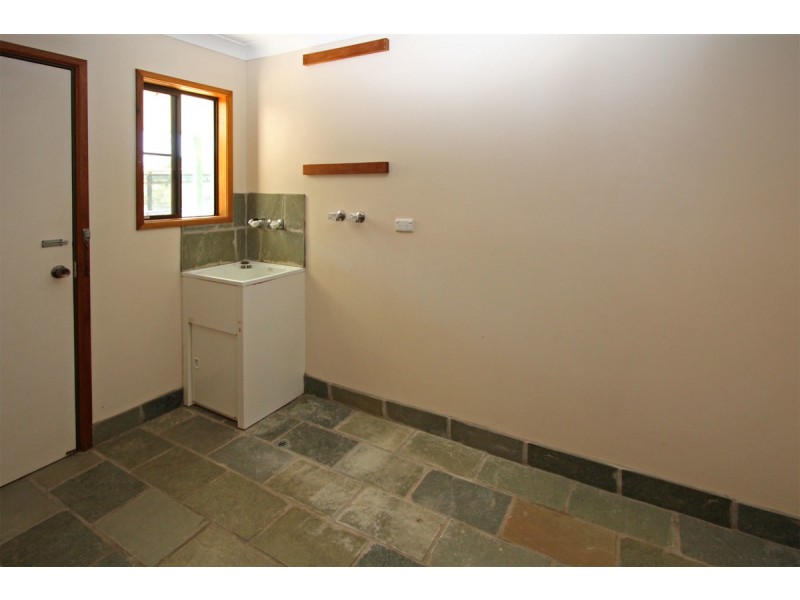 6 Fuchsia Court, Bushland Beach QLD 4818